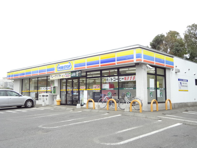 コンビ二：ﾐﾆｽﾄｯﾌﾟ 柏酒井根店　644m