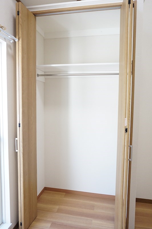 収納：奥行きがありたっぷり収納できるクローゼット