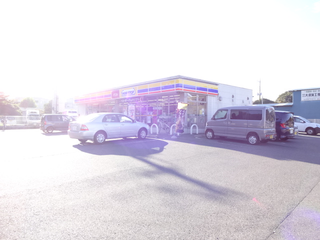コンビ二：ﾐﾆｽﾄｯﾌﾟ 柏逆井店　1054m
