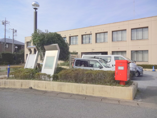 図書館：柏市立図書館藤心分館　696m