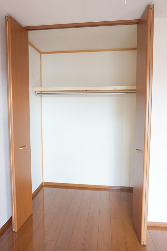 収納：奥行きがありたっぷり収納できるクローゼット