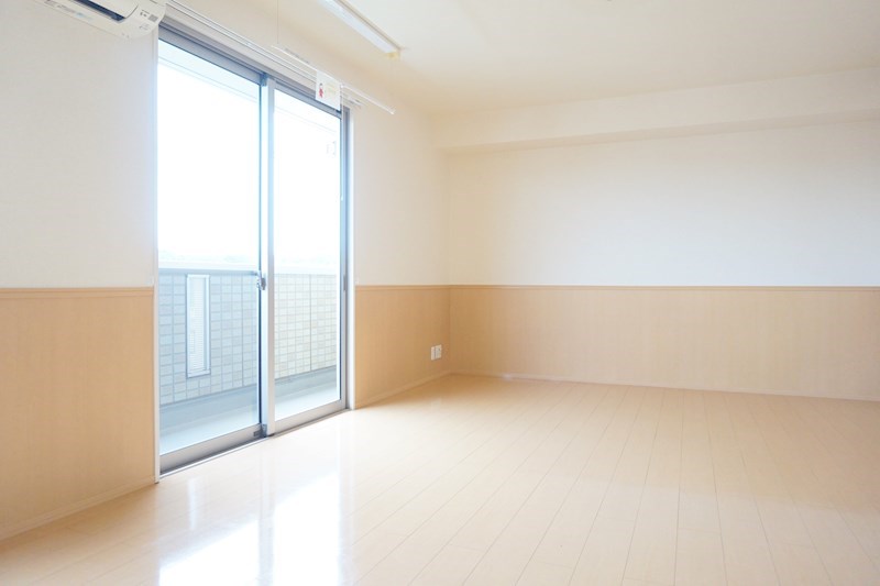 リビング：明るいお部屋です