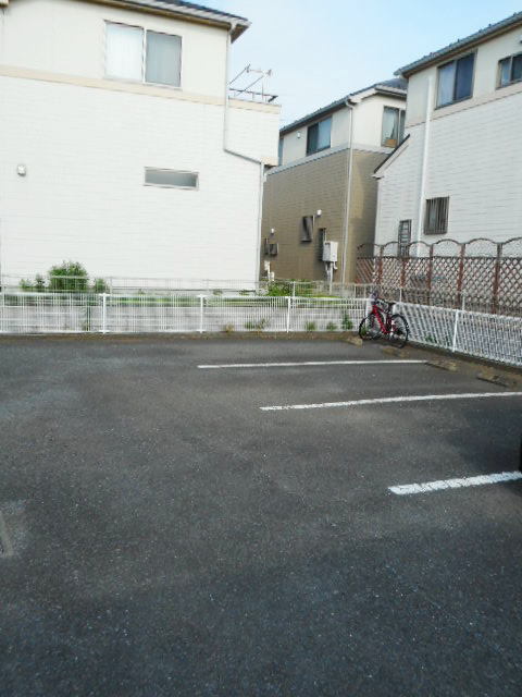 セゾンヴィラ 駐車場