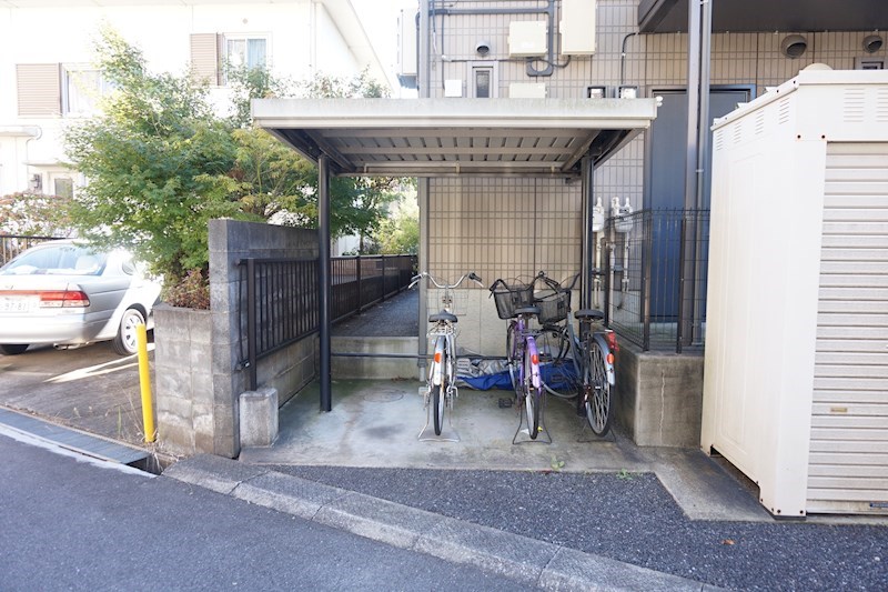シャトル 駐輪場
