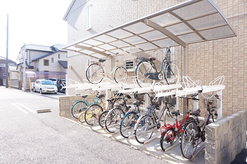 リボーン・カーサ 駐車場