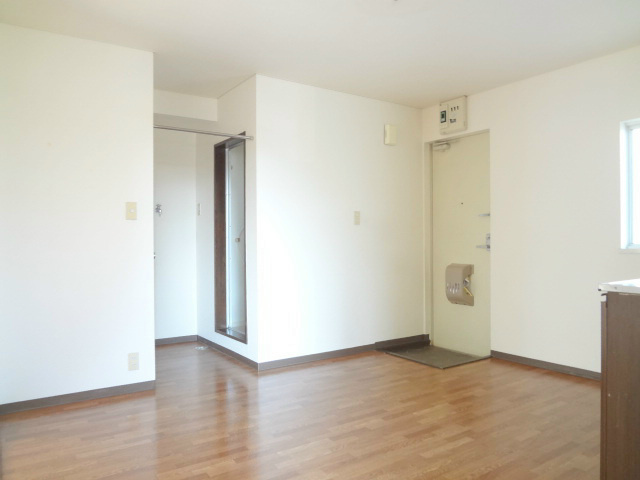 リファインパレスB 玄関