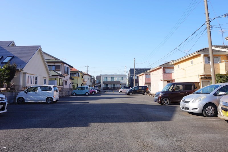 オネスト 駐車場
