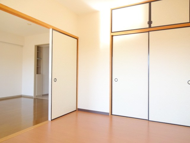 グリーン新柏 ※同アパートの別部屋の参考写真となります。実際は反転タイプ。