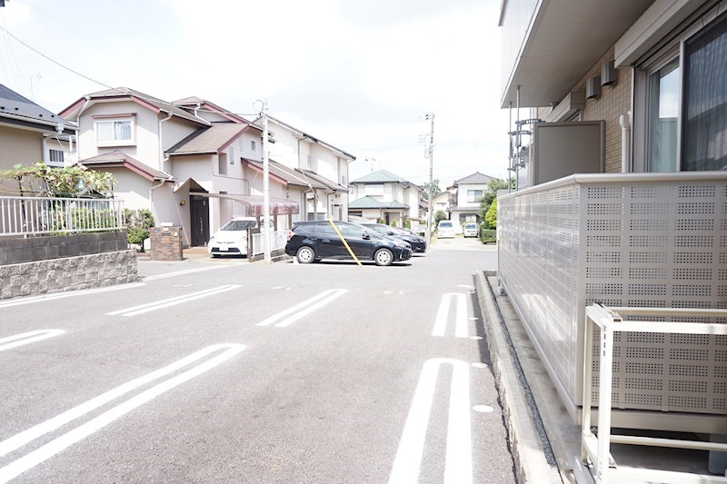 リボーン・ルーチェ 駐車場