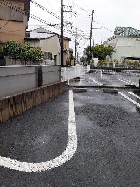 フェアリー・ローズⅢ 駐車場