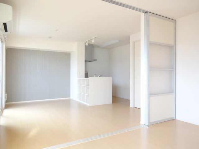 カーザ・ビアンカ ※同アパート別部屋の参考写真となります。