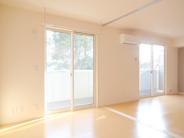 カーザ・ビアンカ ※同アパート別部屋の参考写真となります。