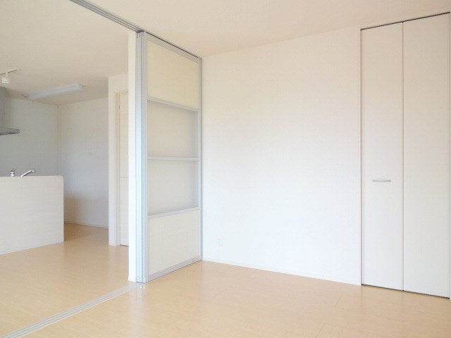 カーザ・ビアンカ ※同アパート別部屋の参考写真となります。