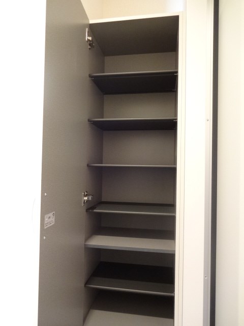 カーザ・ビアンカ ※同アパート別部屋の参考写真となります。