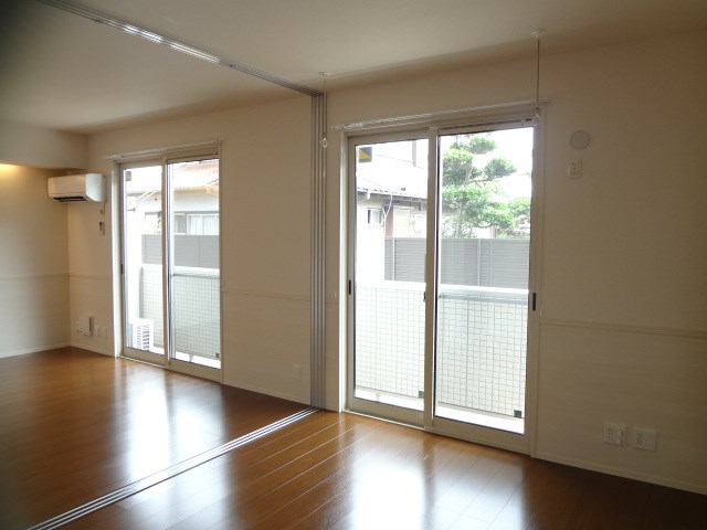 グランドゥール高柳C ※同アパート別部屋の参考写真です。