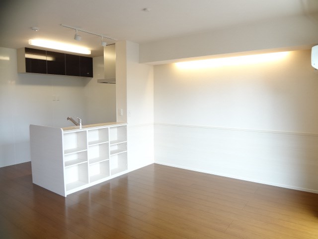 グランドゥール高柳C ※同アパート別部屋の参考写真です。