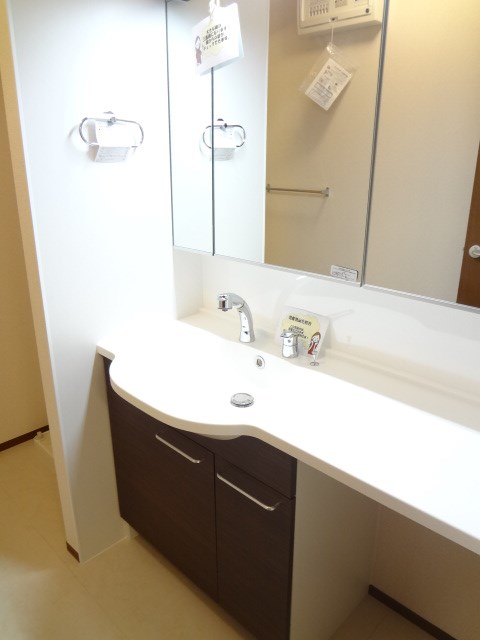 京　Ⅱ ※同アパート別部屋の参考写真です　※実際は反転タイプ