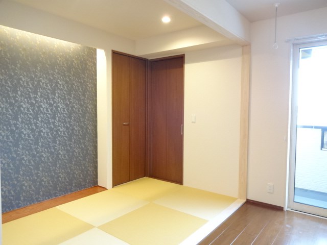 京　Ⅱ 3帖の畳コーナー※同アパート別部屋の参考写真です　※実際は反転タイプ　