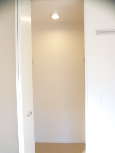 フラッツ酒井根Ⅱ ※同タイプ別部屋の写真となります。