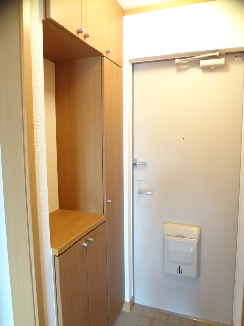 サン・モールⅢ ※同物件別部屋の参考写真です。実際は反転タイプ