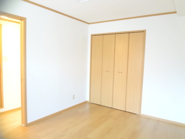サン・モールⅢ ※同物件別部屋の参考写真です。実際は反転タイプ