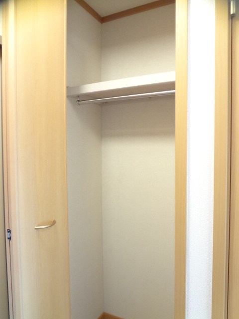 サン・モールⅢ ※同物件別部屋の参考写真です。実際は反転タイプ