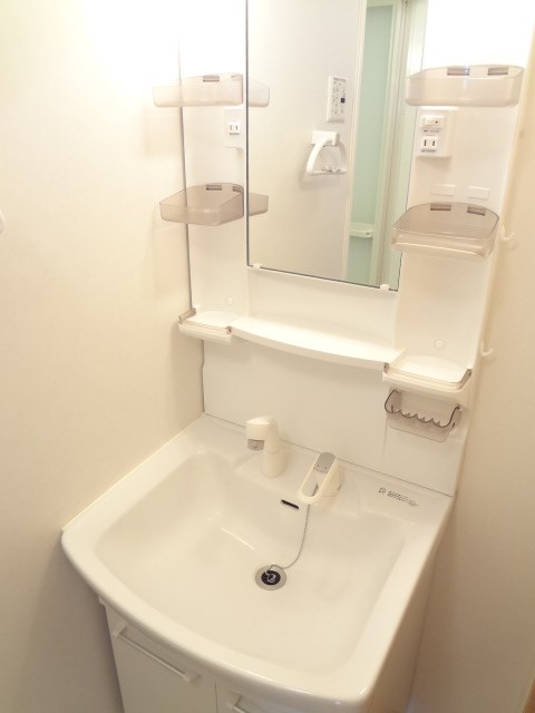 アンベリール ※同アパート別早の参考写真です。実際は反転タイプ