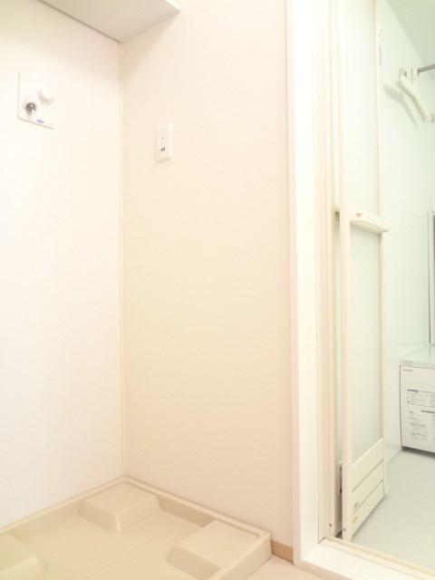 アンベリール ※同アパート別早の参考写真です。実際は反転タイプ