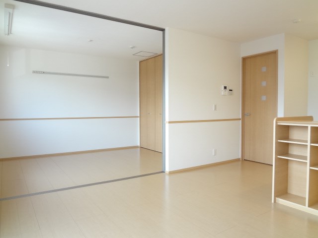 アンベリール ※同アパート別早の参考写真です。実際は反転タイプ