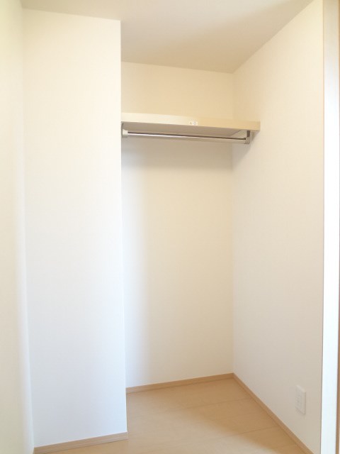 アンベリール ※同アパート別早の参考写真です。実際は反転タイプ