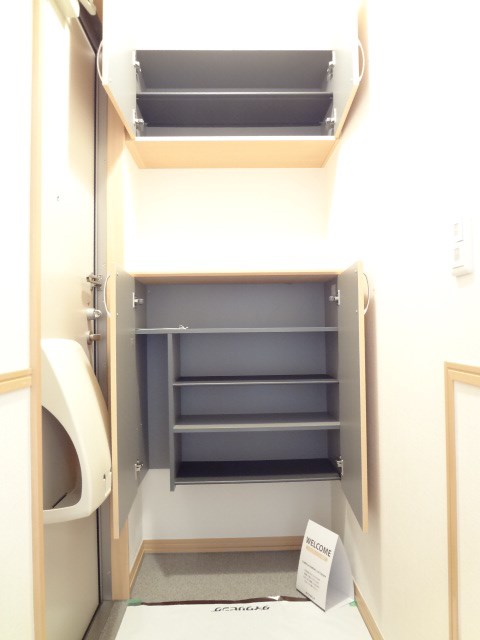 アンベリール ※同アパート別早の参考写真です。実際は反転タイプ