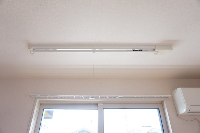 コンフォール 室内物干し付き　※同アパート別部屋の参考写真となります。
