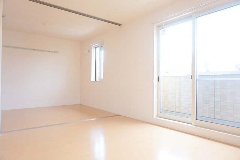 コンフォール ※同アパート別部屋の参考写真となります。