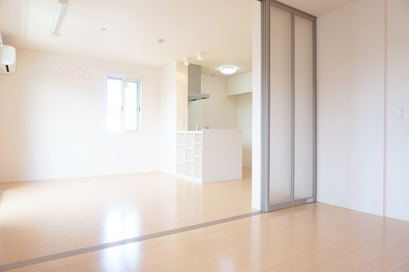 コンフォール ※同アパート別部屋の参考写真となります。