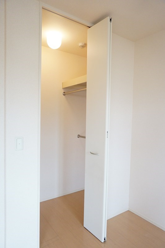 コンフォール ※同アパート別部屋の参考写真となります。