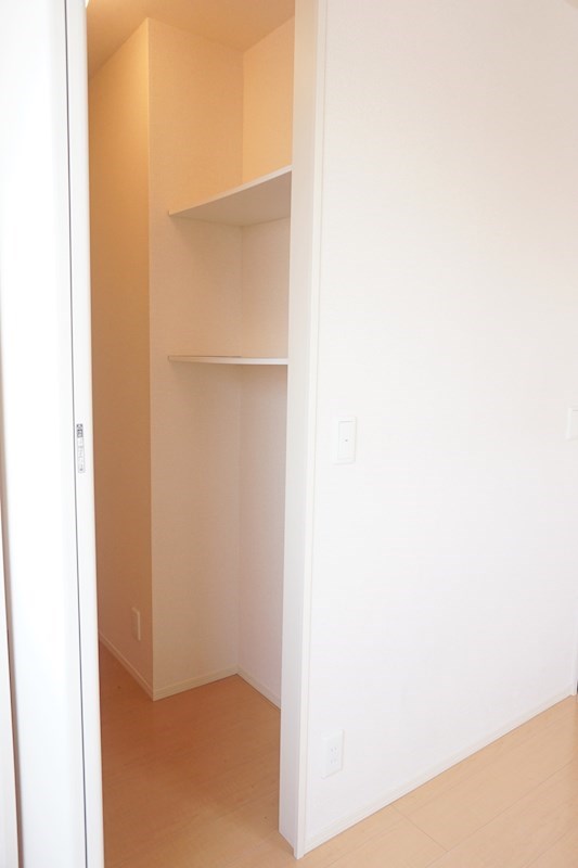 コンフォール ※同アパート別部屋の参考写真となります。