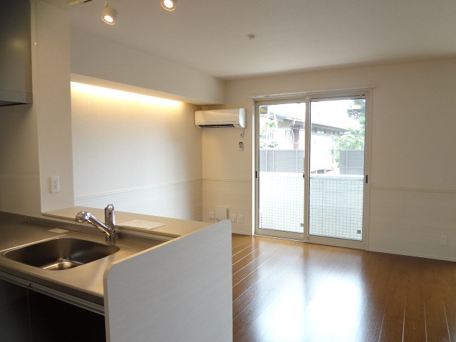 グランドゥール高柳A ※同アパート別部屋の参考写真です。