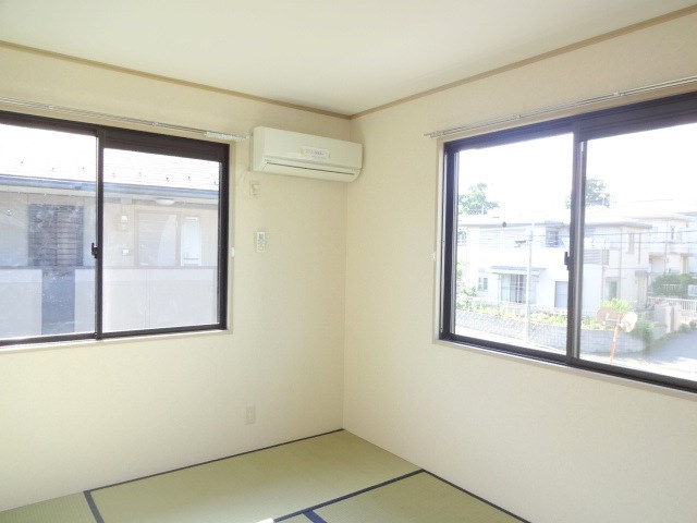 クレール新柏 ※同アパート別部屋の参考写真です。実際は反転タイプ