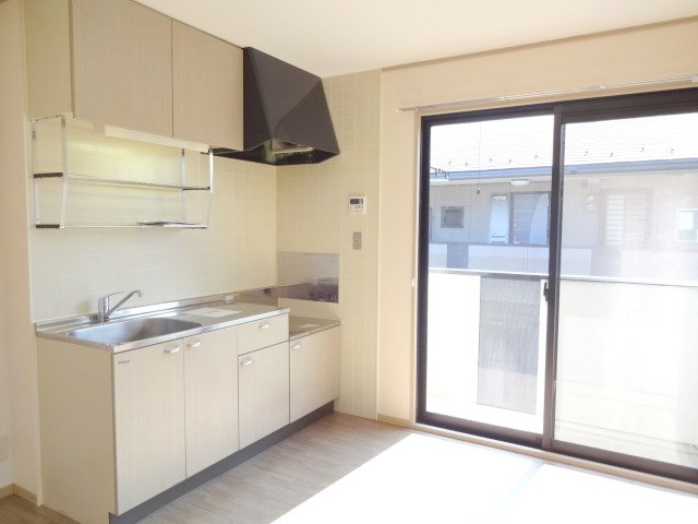 クレール新柏 ※同アパート別部屋の参考写真です。実際は反転タイプ