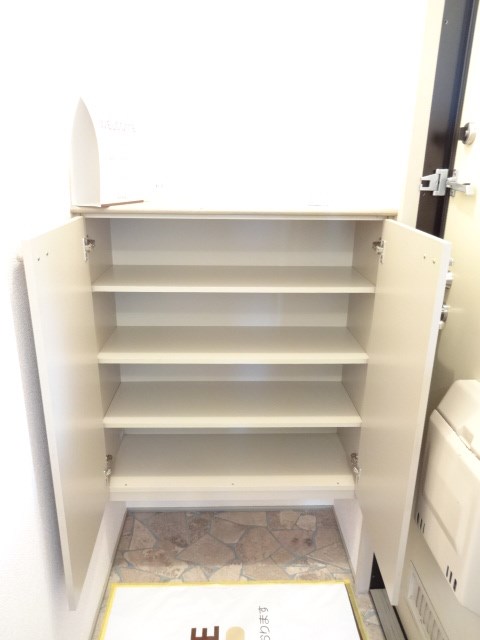 クレール新柏 ※同アパート別部屋の参考写真です。実際は反転タイプ