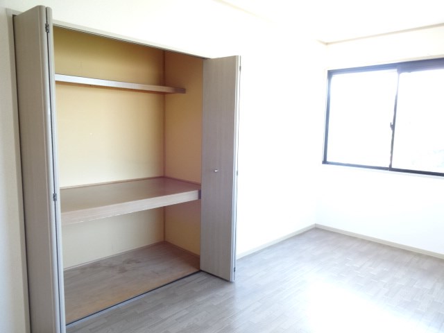 クレール新柏 ※同アパート別部屋の参考写真です。実際は反転タイプ