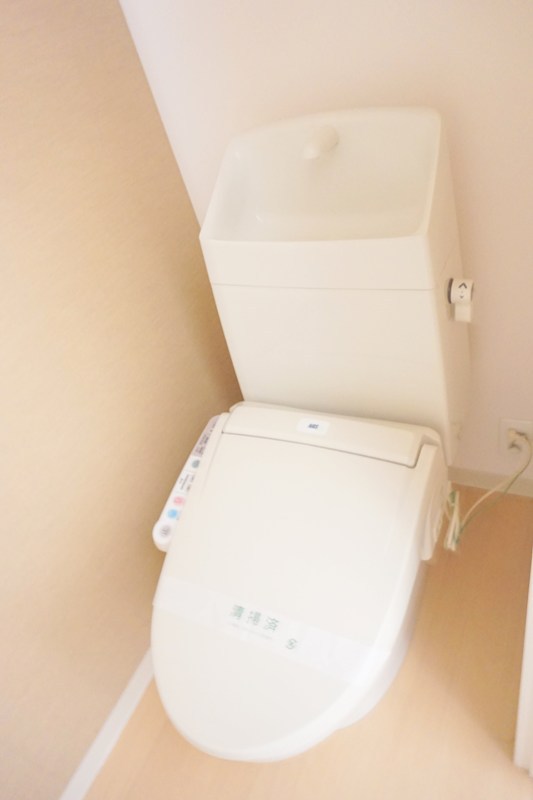 ロイヤル　パピヨン シャワー付トイレ
